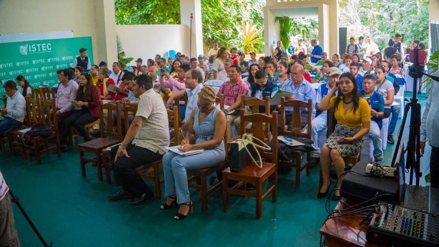 Foro seguridad alimentaria en Lago Agrio, vinculando el campo y la ciudad